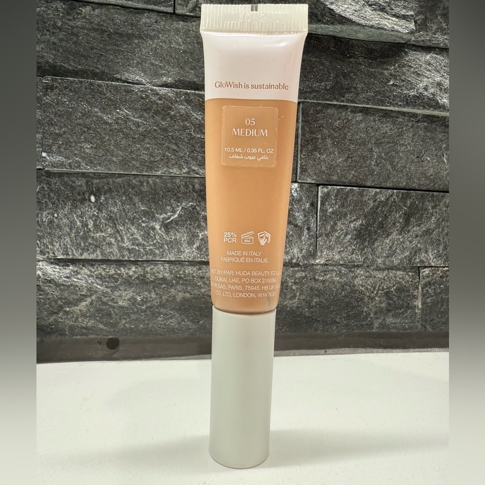 Glow Wish Bright Light Hydrating Sheer Vegan Concealer 05 Medium 0.35oz NWOB - Picture 9 of 10